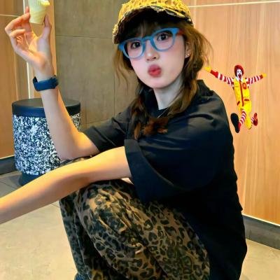 百里挑一遇春风 海报
